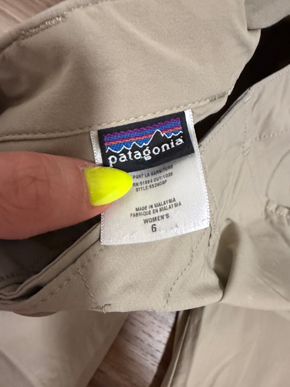 Patagonia Hiking Pants Womens Sz. 6 Beige Khaki Nylon Roll Tab Outdoor Gorpcore - Picture 2 of 8
